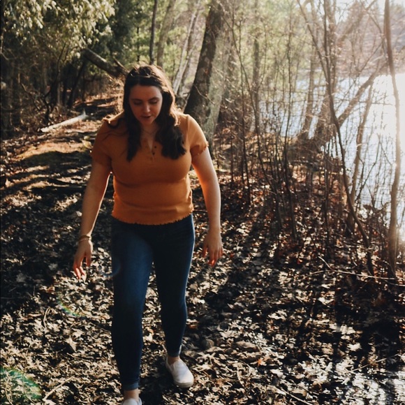 Meet your Posher, Caroline - Picture 1 of 1